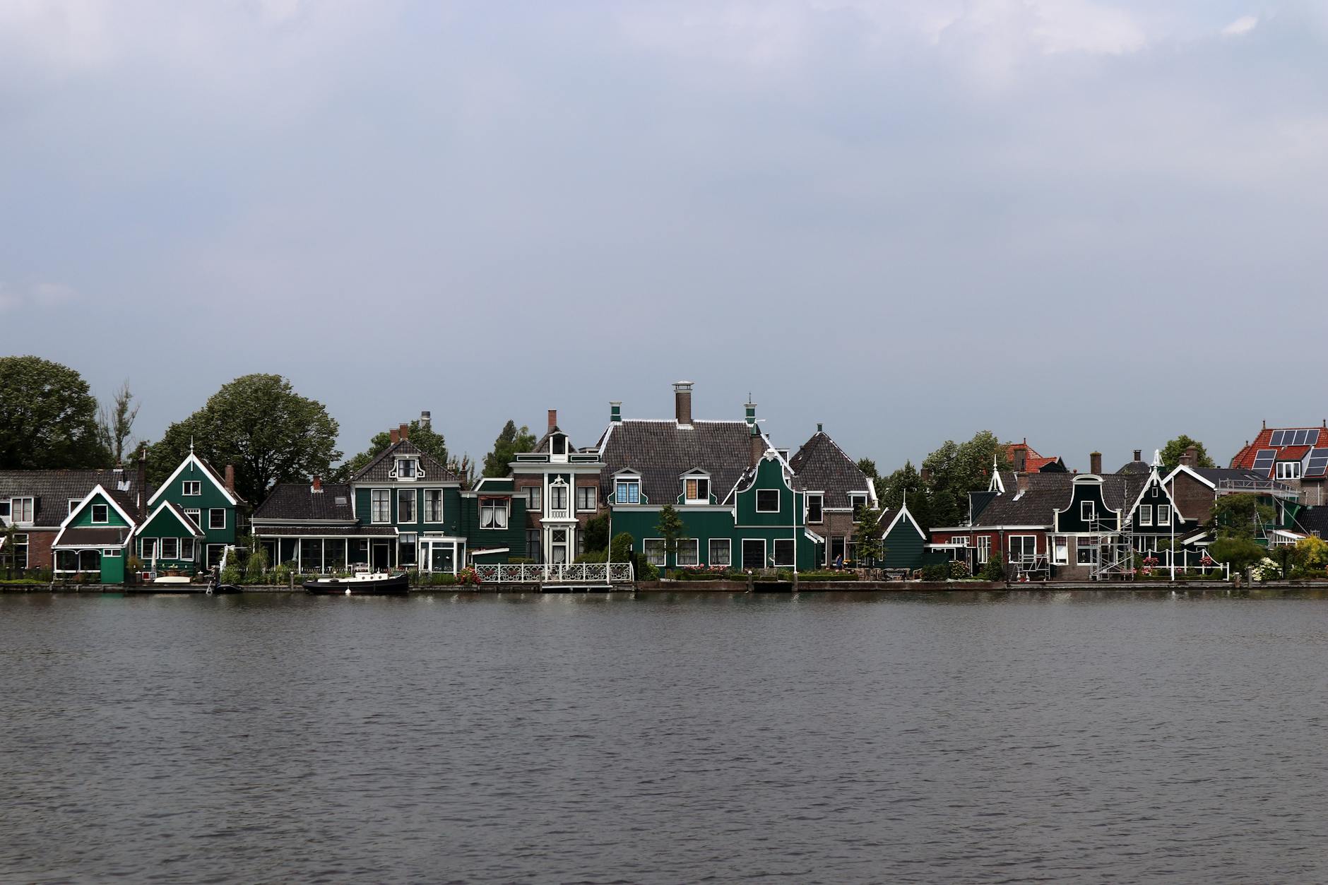 Ontdek Nederland: Een reis door het land van tulpen en windmolens